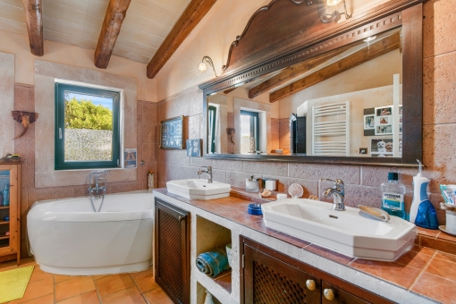 Bathroom with bath tub