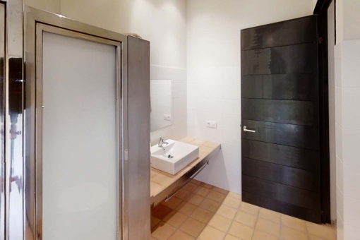 Modernes Badezimmer