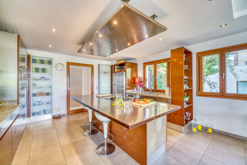 Elegant fitted kitchen