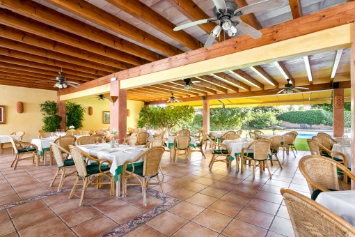 The covered terrace offers ample space