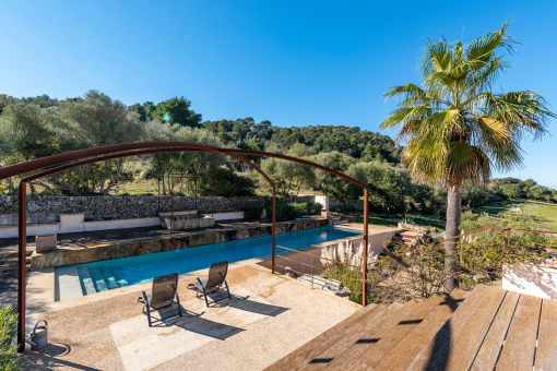 Zona de la piscina soleada