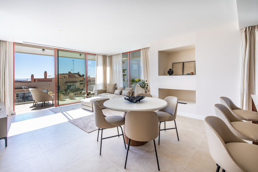 Bright living and dining area