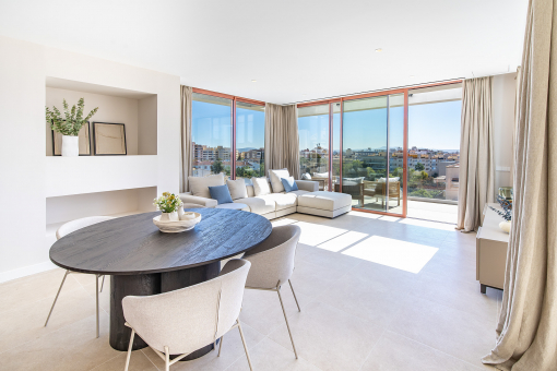 Newly-built penthouse with splendid views in a prime location in Palma