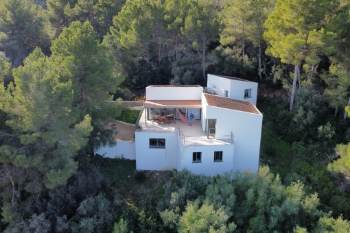 Bright, modern house with enchanting views of the Tramuntana mountains in Esporles