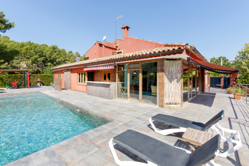 Sensacional villa con piscina y magnífica zona exterior en Esporles