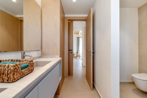 Eines von 5 Badezimmern