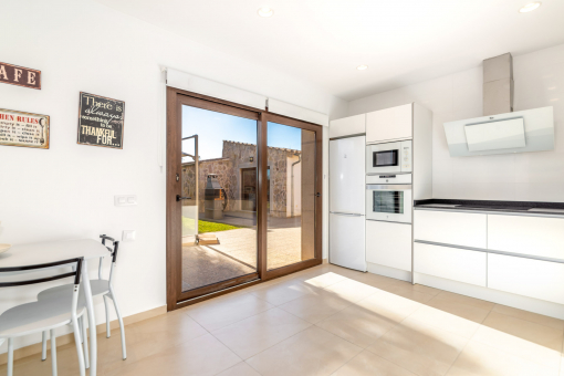 Alternative view of the kitchen