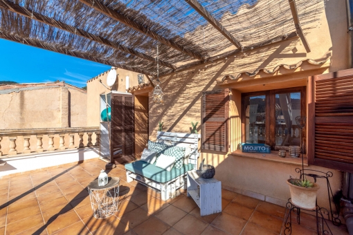 Alternative view of the balcony