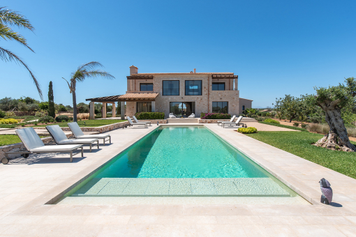 Finca with naturalstone facade