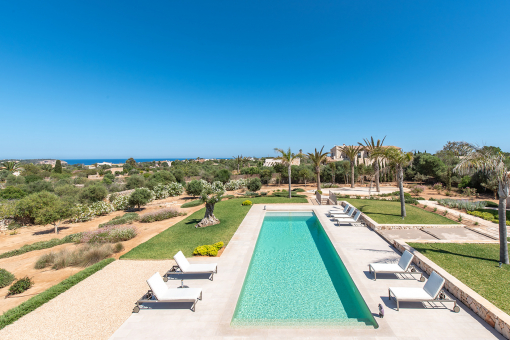 Finca with beautiful sea views