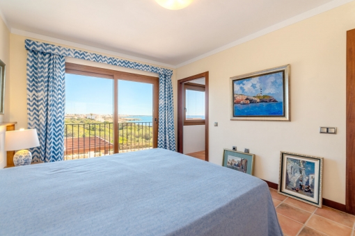 Double bedroom with sea views