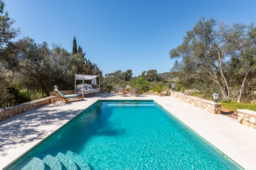 Tranquil pool area in absolute privacy