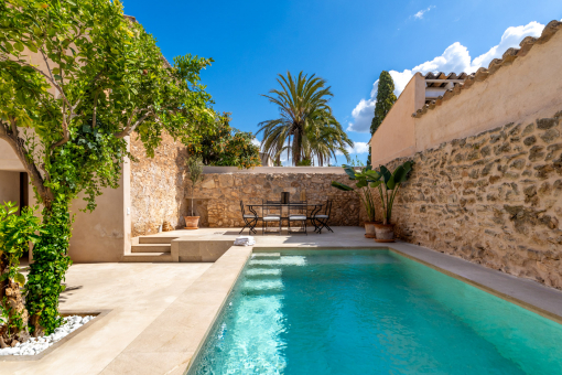 Tranquil terrace next to the pool