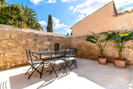 Private outdoor dining area