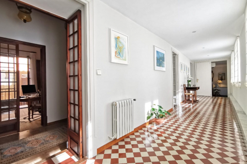Sunny, spacious flat in Palma with a special Mallorcan character