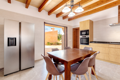 Küche mit Essbereich