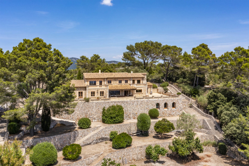 Exceptional, newly-built finca with incomparable panoramic views in Puigpunyent