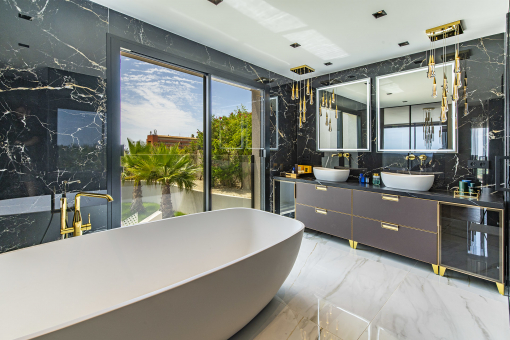 Bathroom with bathtub