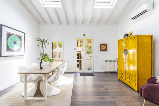 Beautiful dining area with access from the outside