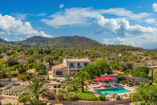 Luxurious, stylish finca property with breathtaking mountain views and pool in an idyllic location near Vall d'Or