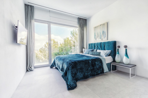 One of 5 bedrooms