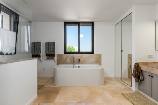 Bathroom with bathtub