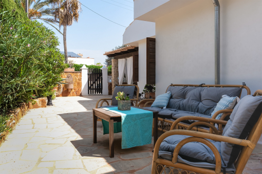 Terrasse mit gemütlichem Sitzbereich