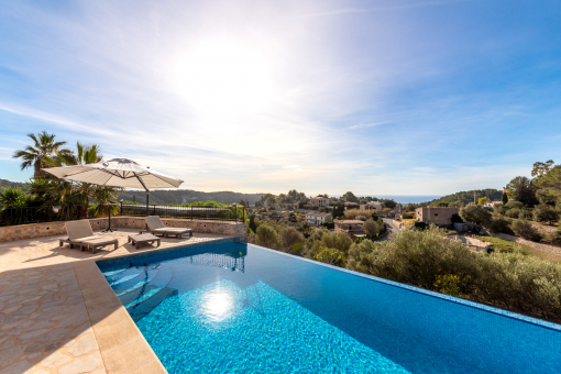 Beautiful pool with sun terrace