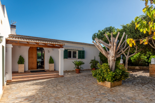 Spacious main entrance