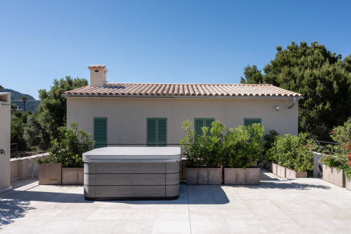 Roof-terrace with jacuzzi