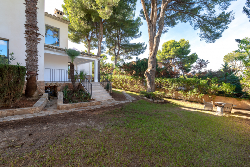 Großzügiger Gartenbereich 