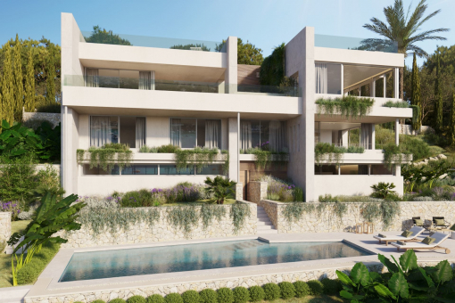 Villa moderna con dos piscinas y vistas al mar, a poca distancia de la playa de Santa Ponsa