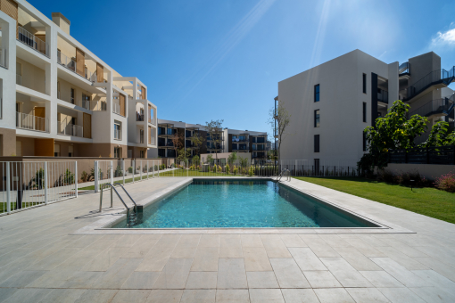 Communal area with pool