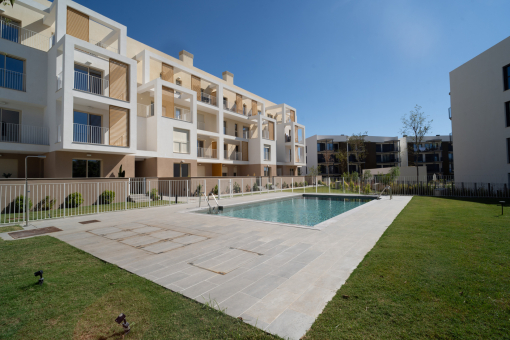 Communal area with pool