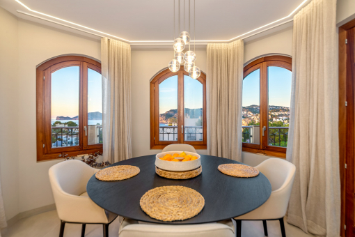 Elegant dining area 