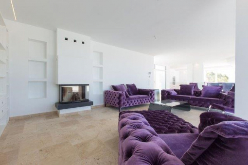 Salón con chimenea