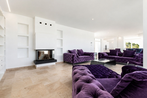 Living area with fire place