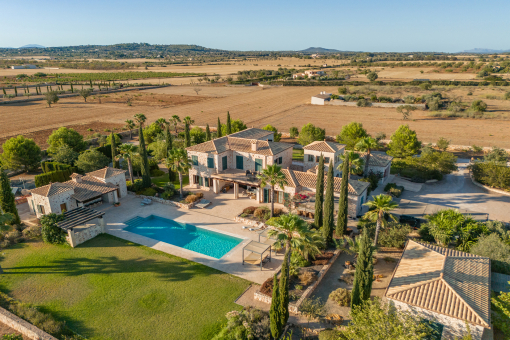 Enchanting finca-property with pool, separate guest house and wonderful views near Porreres