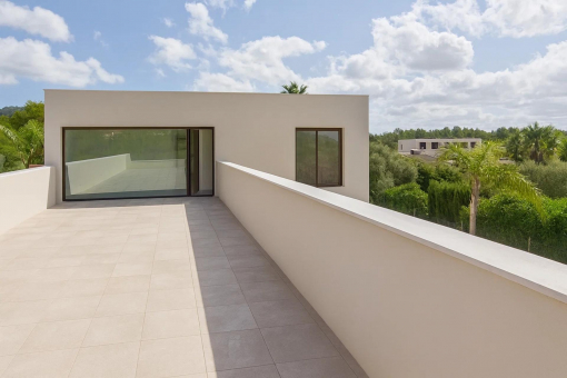 Terrace of the upper floor