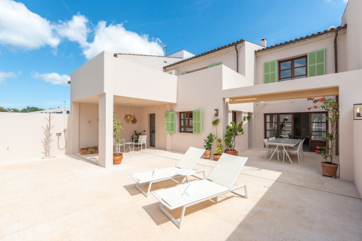 Newly renovated townhouse on the outskirts of Arta with heated pool