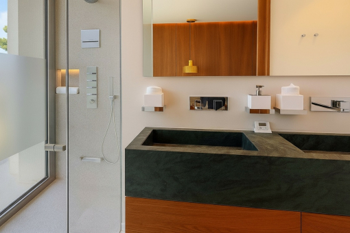 Bathroom of the fifth double bedroom