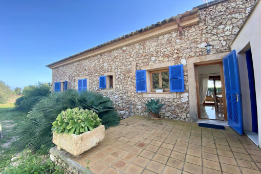 Natrual stone façade