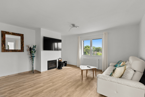 Living and dining area on the upper floor