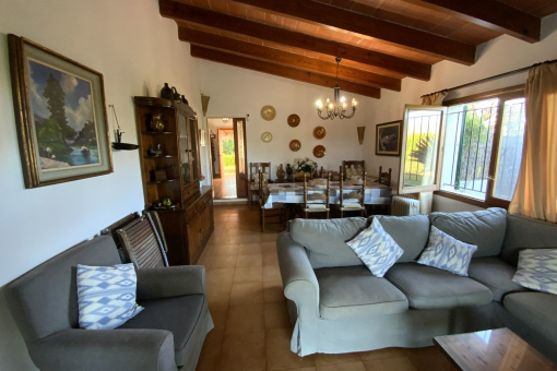 Open plan living and dining room