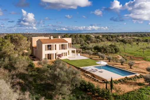 Modern newly-built finca with pool and beautiful sweeping views near Santanyi