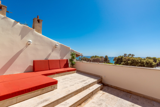 Outdoor lounge