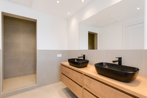 Eines der fünf Badezimmer