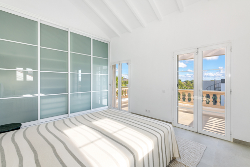 Masterschlafzimmer mit Terrassenzugang 