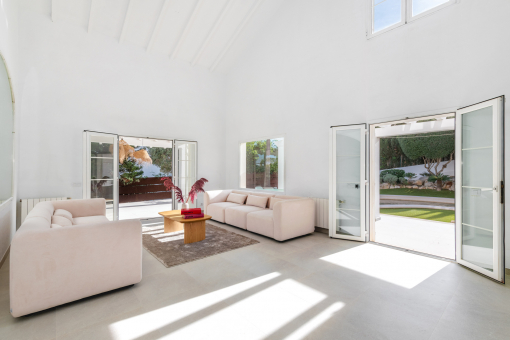 Wohnbereich mit Gartenzugang 