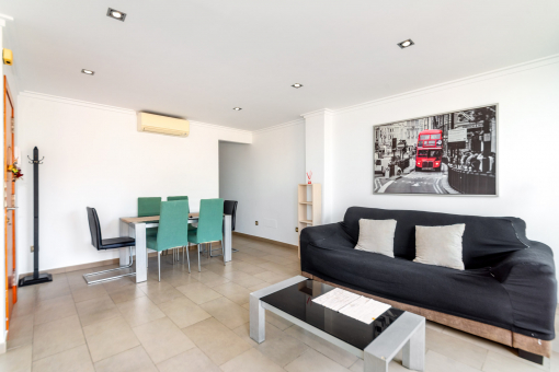 Open plan living and dining area